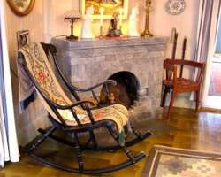 Another incident is described by a man named Erik Lindgren. In the year 1945, he was working as a chaplain. He was exhausted and decided to sit down o